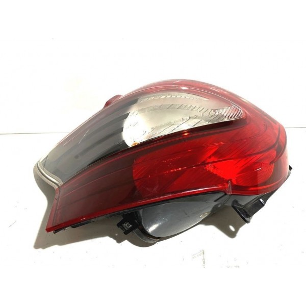 Lanterna Direita Fiat Mobi 2016 2017 2018 2019 2020 2021 Direito/passageiro