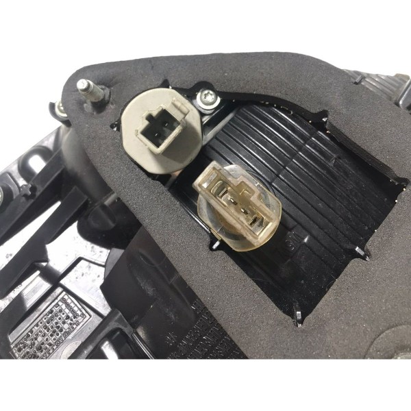 Lanterna Esquerda Tampa Vw Fox 2015 2016 2017 2018 2019 2020