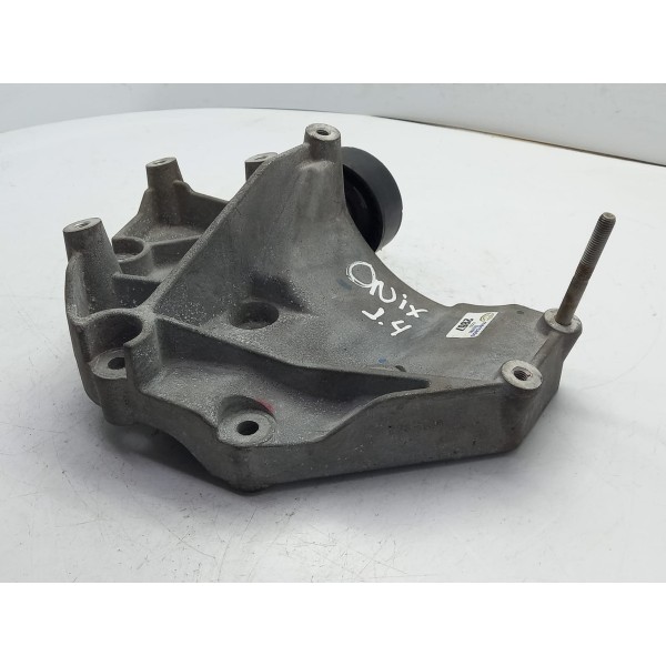 Suporte Compressor Ar Gm Prisma Onix Cobalt 2018 24582632