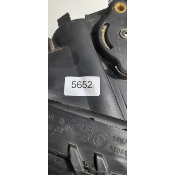 Farol Dianteiro Direito Amarok 10/16 2h1941016n Ambos Lados