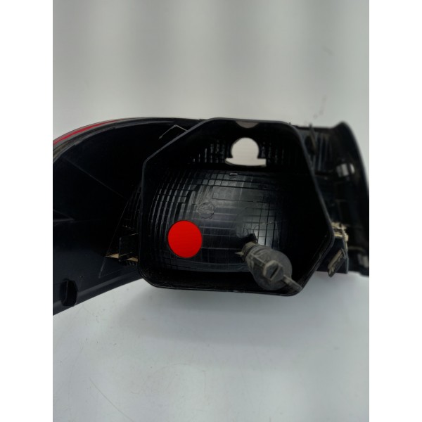 Sinaleira Traseira Voyage Direita Bicolor 2008 2009 10/2012