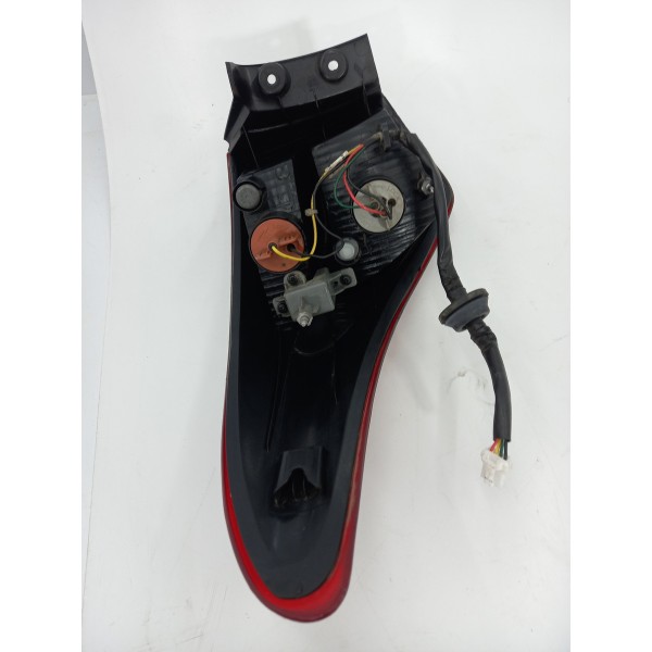Lanterna Traseira Direita Hb20 Sedan Hy-1 2013 2014 15/2018 Direito/passageiro