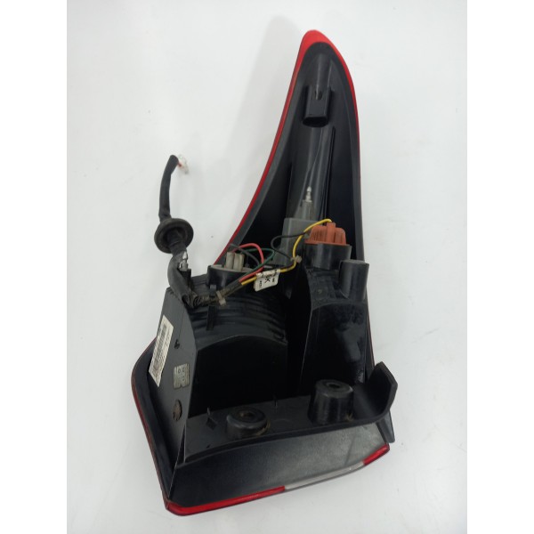 Lanterna Traseira Direita Hb20 Sedan Hy-1 2013 2014 15/2018 Direito/passageiro