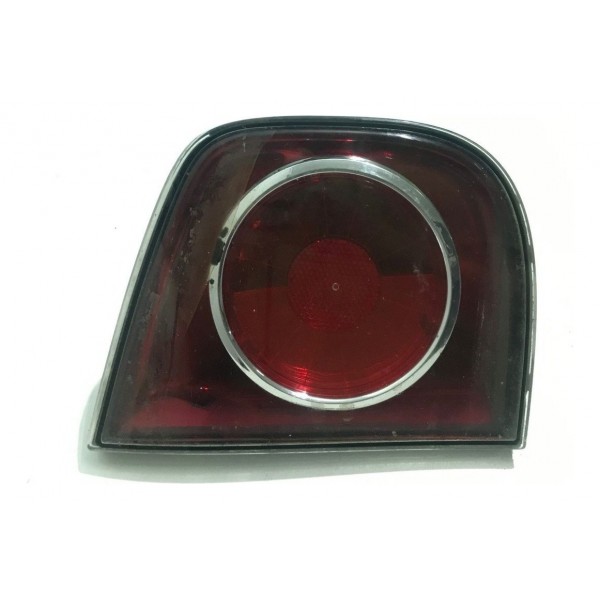 Lanterna Tampa Esquerda Volkswagen Golf Sportline Detalhe