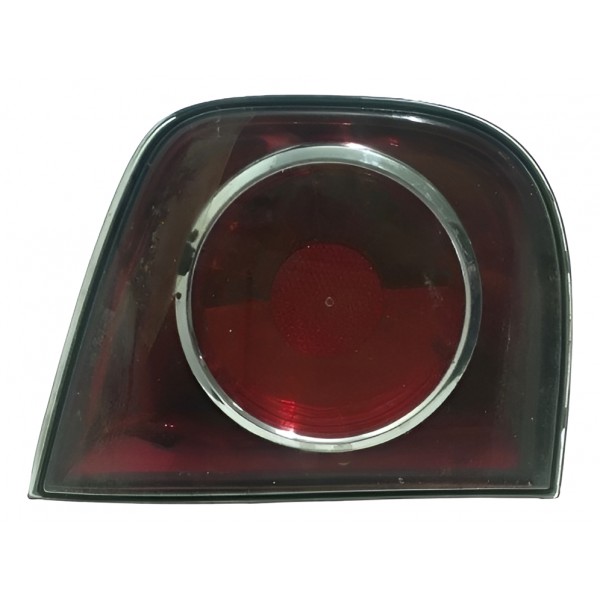 Lanterna Tampa Esquerda Volkswagen Golf Sportline Detalhe