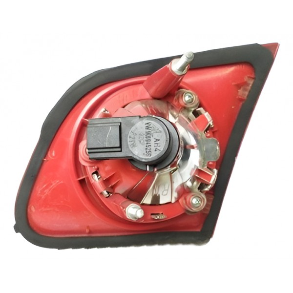 Lanterna Tampa Traseira Esquerda Volkswagen Passat 2010