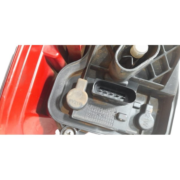 Lanterna Traseira Direita Vw Amarok 16/22 C/soquete Direito/passageiro