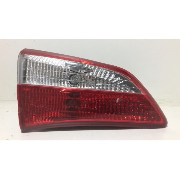 Lanterna Tampa Traseira Esquerda Hyundai Hb20 2013 Detalhe