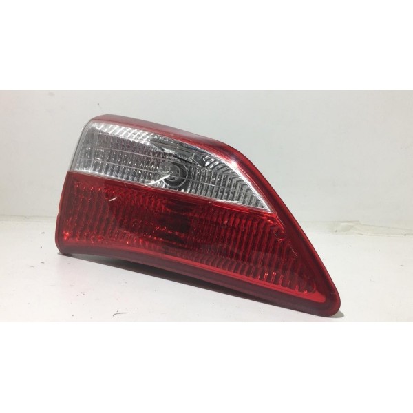 Lanterna Tampa Traseira Esquerda Hyundai Hb20 2013 Detalhe