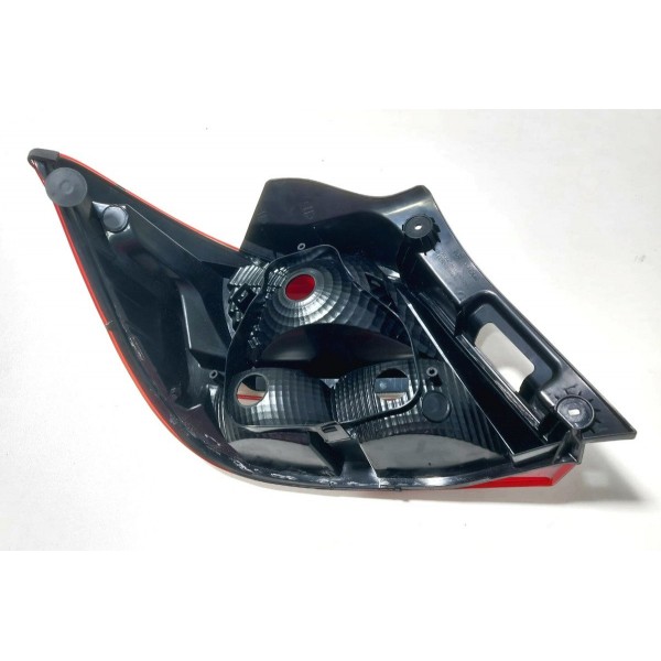 Lanterna Traseira Direita Gm Onix 13/16 Peça Universal Direito/passageiro