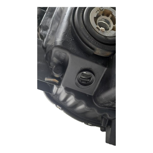 Farol Dianteiro Direito Mitsubishi L200 Triton 09/16 Direito/passageiro