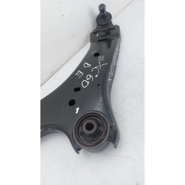 Bandeja Com Pivo E Bucha Lado Esquerdo Volvo Xc60 Ate 2015