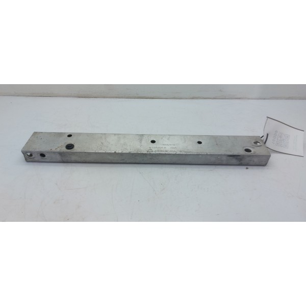 Travessa Radiador Direita Mercedes Gla200 2015 A 2019