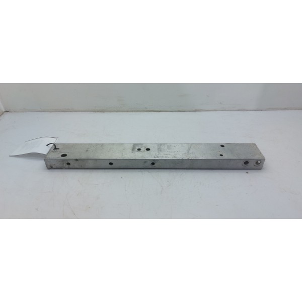 Travessa Radiador Esq Mercedes Gla200 2015 A 2019