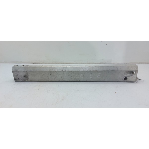 Travessa Radiador Esq Mercedes Gla200 2015 A 2019