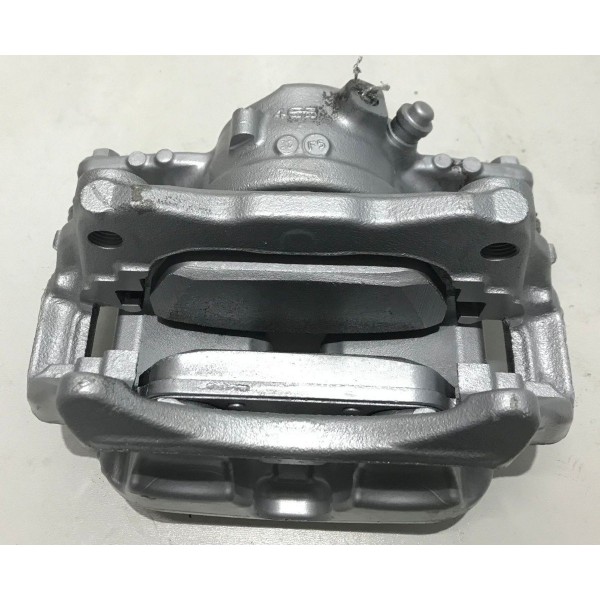 Pinça Freio Dianteira Esquerda Mercedes C200 2016 2017/2019