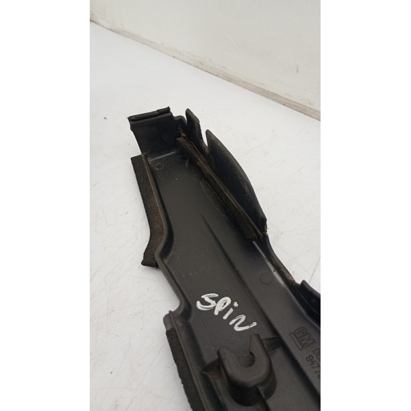 Protetor Acabamento Dianteiro Direito Gm Spin 94779949