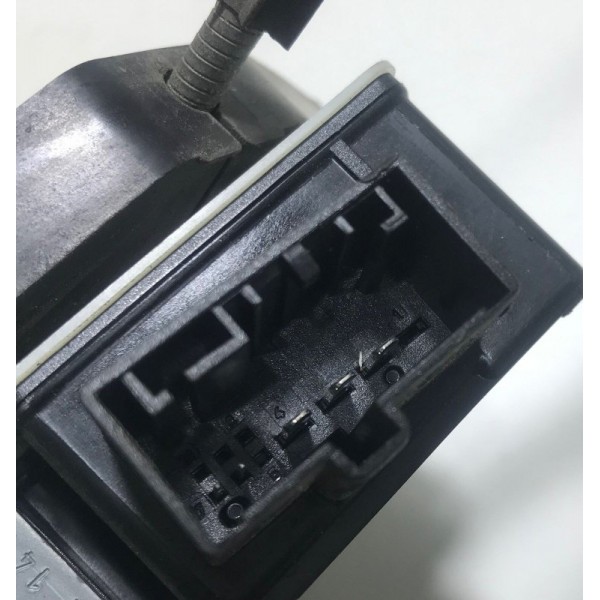 Motor Vidro Traseiro Direito Vw Golf Tsi 13/18 5q0959812