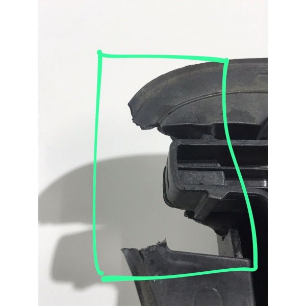 Suporte Tampa Portinhola Tanque Combustível Nivus C Detalhe