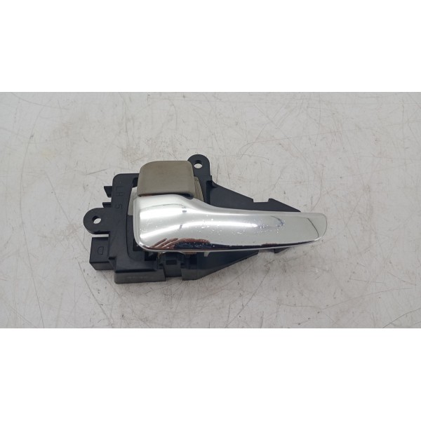 Maçaneta Interna Dianteira Esquerda L200 Mn105359