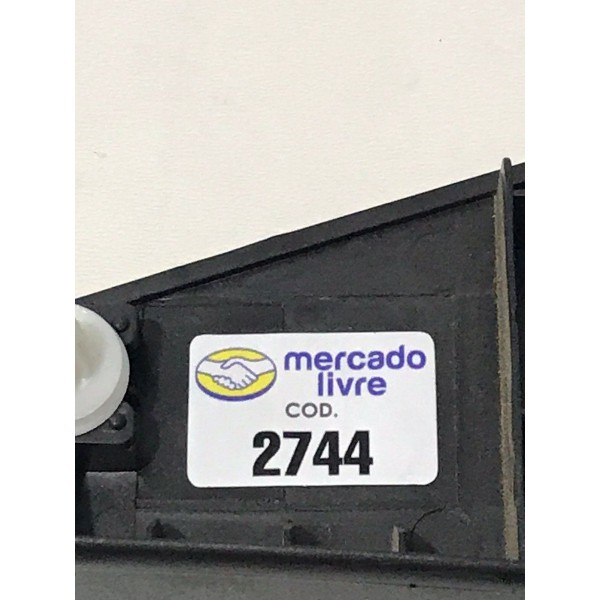Acabamento Porta Traseira Esquerda Gm Captiva 2008 A 2013