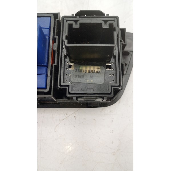 Botão Retrovisor Trava Tampa Traseira Kwid 2018 2019 20/2021