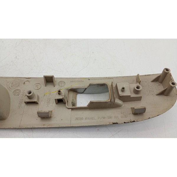 Cabamento Botão Vidro Traseira Direito L200 Triton 2005 2021