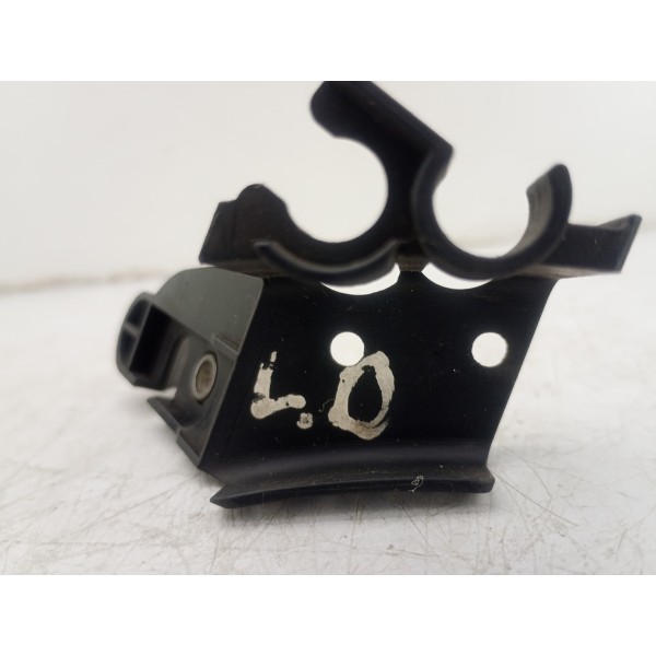 Suporte Sensor Abs Dianteiro Direito Gla200 2015 2016 A 2018