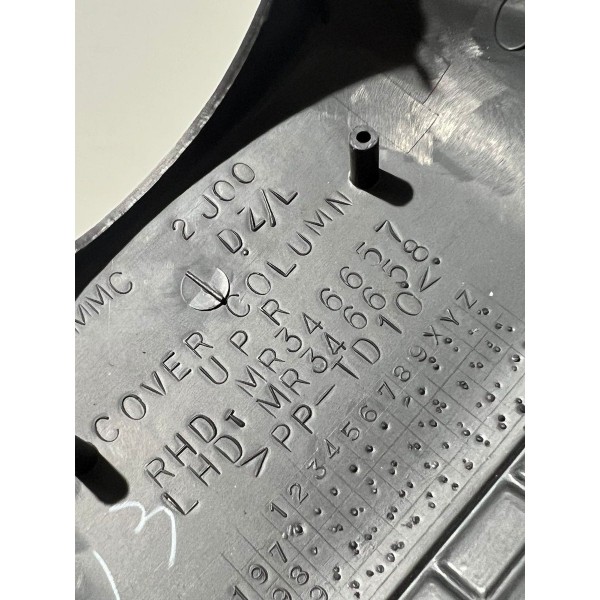 Acabamento Superior Da Coluna Direçao Mitsubishi Pajero 2004