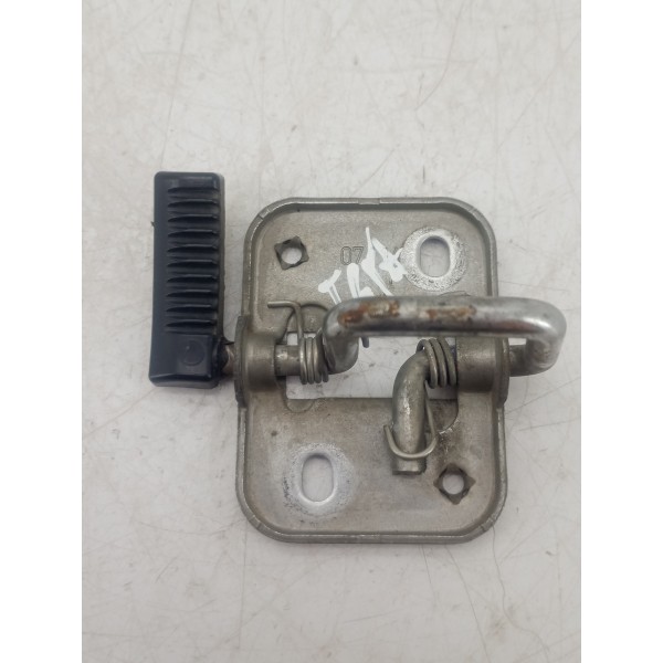 Trava Capô Jetta Tsi 15/17 1k8823186d