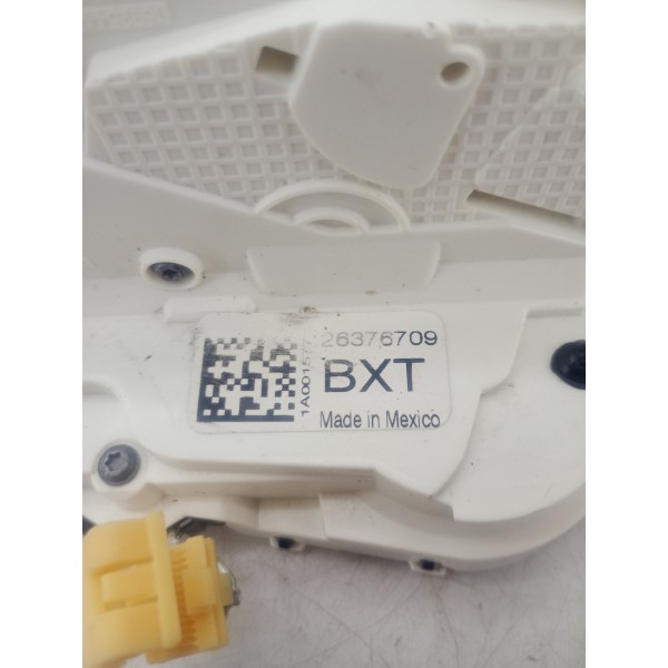 Fechadura Porta Traseira Esquerda Gm Tracker 20/24 26376709