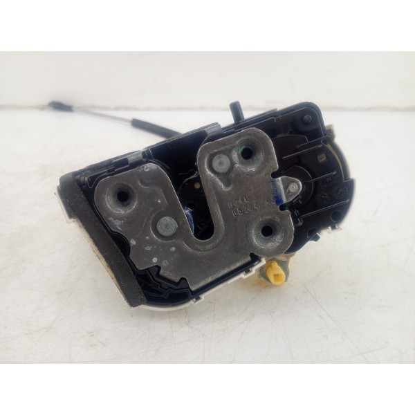 Fechadura Porta Traseira Esquerda Gm Tracker 20/24 26376709