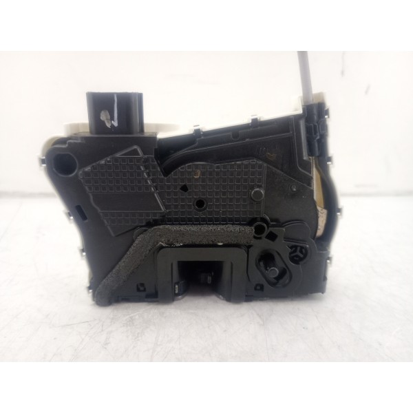 Fechadura Porta Traseira Esquerda Gm Tracker 20/24 26376709