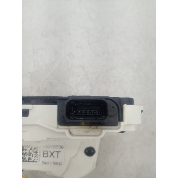 Fechadura Porta Traseira Esquerda Gm Tracker 20/24 26376709