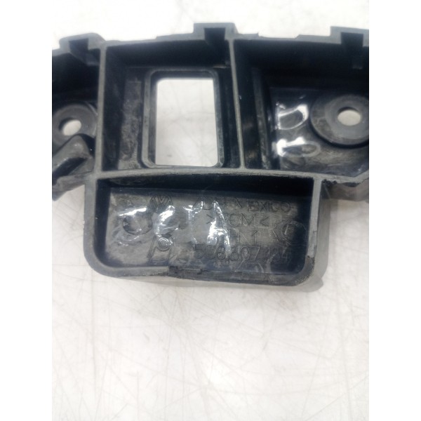 Guia Parachoque Dianteiro Direito Jetta 2011 2012 A 2014