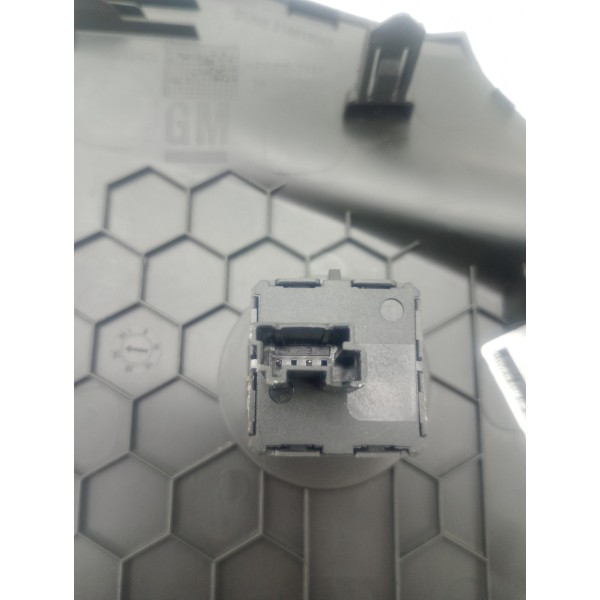 Acabamento Lateral Direito Gm Onix 20/23 914813048