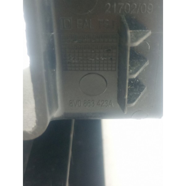 Acabamento Lado Esquerdo Audi A3 2014 8v0863423a