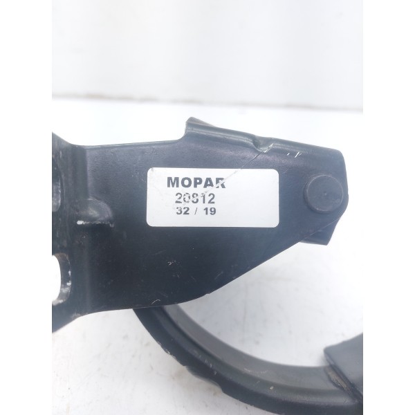 Dobradiça Direita Vigia Capô Traseiro Fiat Mobi 2017 Peça