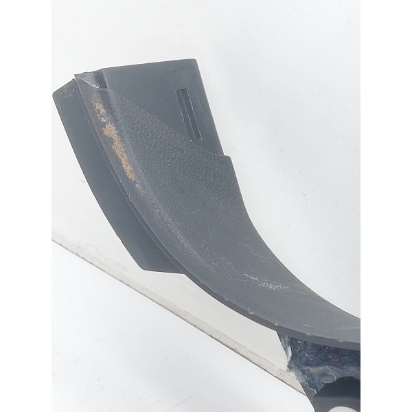 Moldura Inferior Pé Coluna Dianteiro Dir Amarok V6 11\16