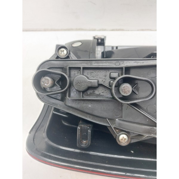 Lanterna Traseira Direita Volkswa Amarok V6 2017 A 2020