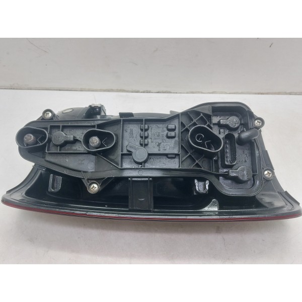 Lanterna Traseira Direita Volkswa Amarok V6 2017 A 2020