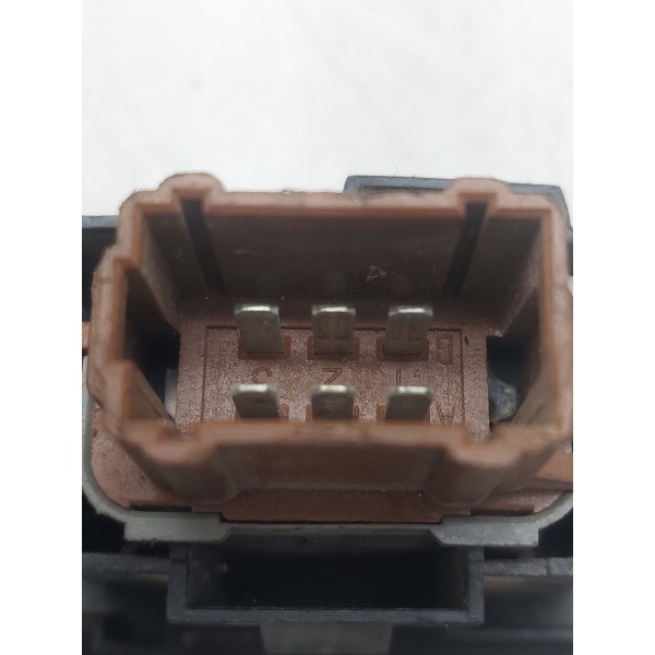 Moldura C/botão Pisca Renault Symbol 2012 8200700734