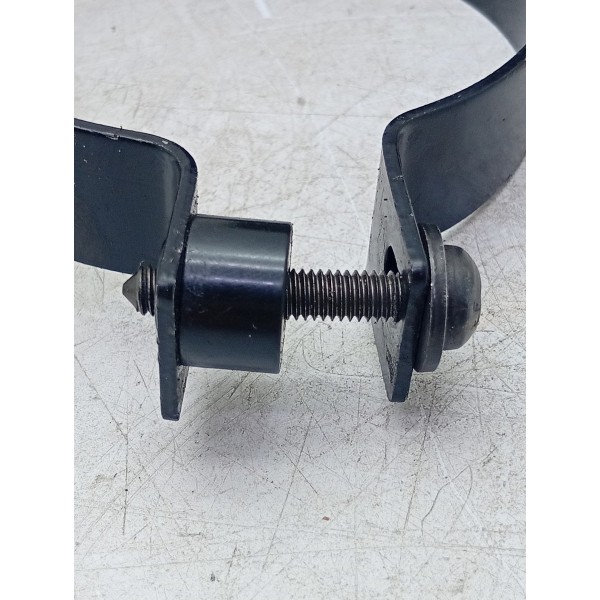 Suporte Reservatório Óleo Hidráulico Amarok V6 2012 A 2022