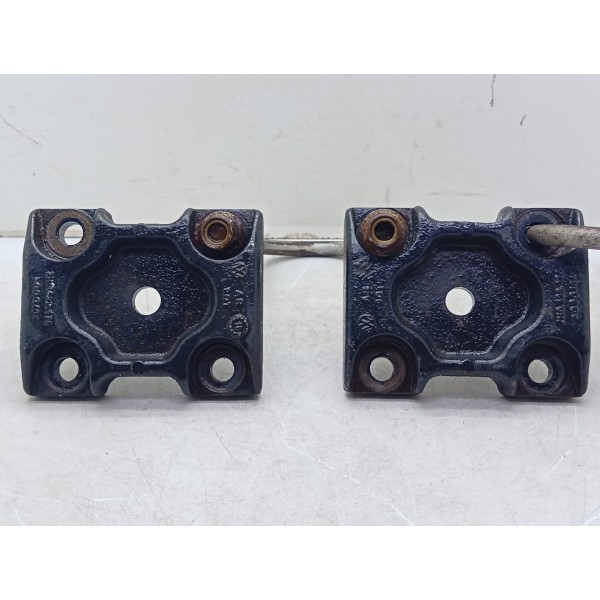 Par De Suporte Feixe Mola Traseiro Amarok V6 2010 A 2024