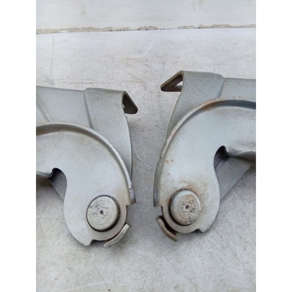 Par De Dobradiça Do Capô Amarok V6 2017 A 2021