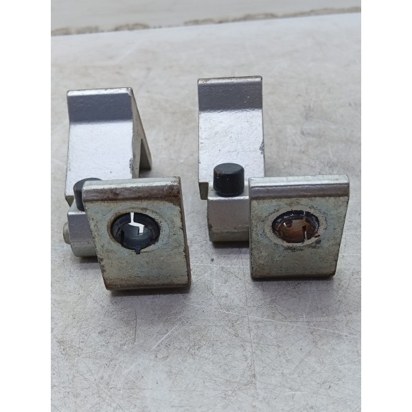 Par Dobradiça Porta Dianteira Esquerda Amarok V6 2017 A 2023