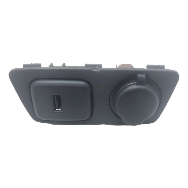 Moldura Dianteira Tomado 12v/usb  Onix 20/24 13519246