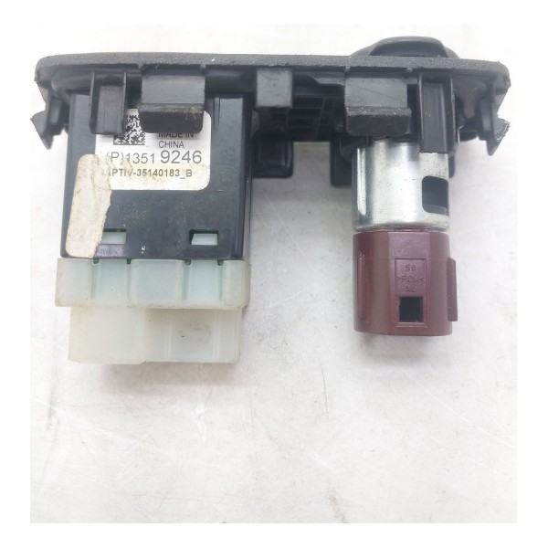 Moldura Dianteira Tomado 12v/usb  Onix 20/24 13519246