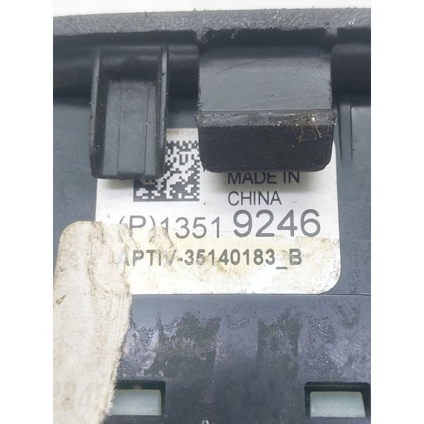 Moldura Dianteira Tomado 12v/usb  Onix 20/24 13519246