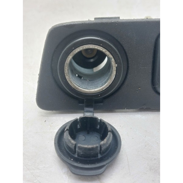 Moldura Dianteira Tomado 12v/usb  Onix 20/24 13519246